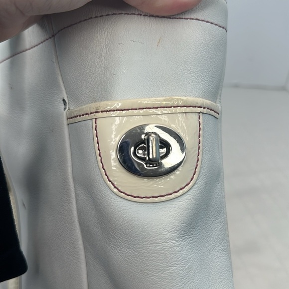 Coach Gallery Large Tote - Picture 11 of 11